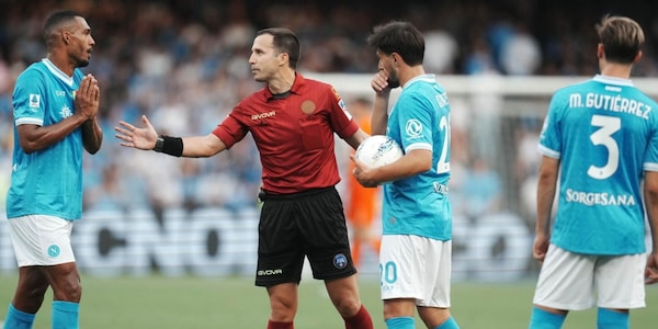 Moviola Napoli-Udinese: Zanotti si perde un rigore, poi lo tradisce il VAR