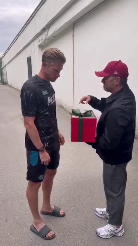 L'omaggio speciale del maestro Genny Di Virgilio per De Bruyne, McTominay, Hojlund e Oriali