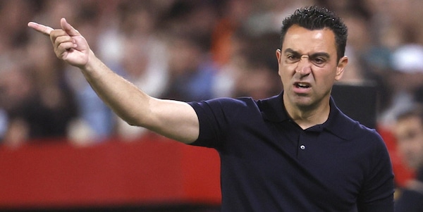 Panchina Milan, scatto di Xavi ma Iraola resiste: la scelta di Cardinale e Ibra