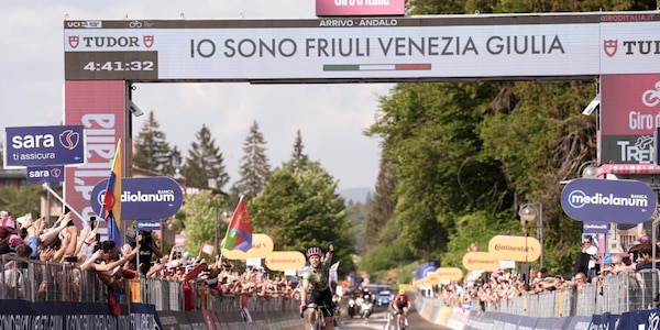 Giro d'Italia, Valgren si impone ad Andalo: Vingegaard resta in maglia rosa