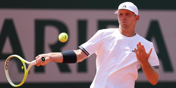 Davidovich Fokina piantato in asso dal coach: “Se n’è andato a Miami e ha bloccato mia moglie sul cellulare”
