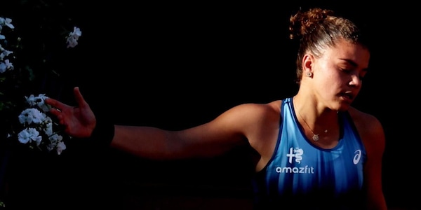 Paolini, le lacrime al Roland Garros fanno male: cosa è successo e quale farmaco ha chiesto per il dolore alla caviglia sinistra