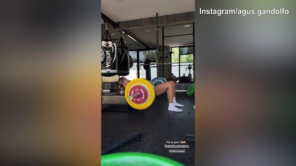 Agustina, l'argentina solleva i pesi in palestra: che forza!!