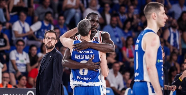 Brescia batte Milano e porta le semifinali sull'1-1: decisivo Della Valle