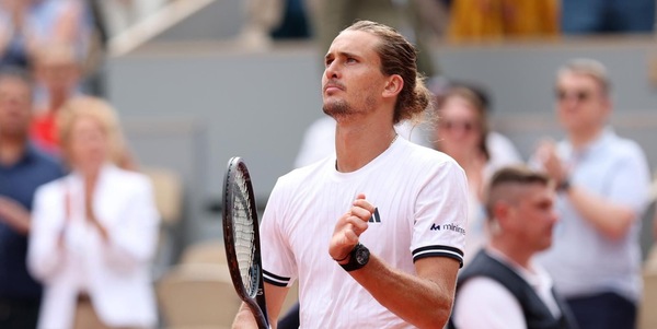Zverev infastidito: "Io favorito al Roland Garros senza Sinner? Prendo il telefono e..."