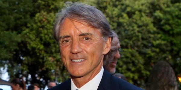 Mancini dribbla tutti sul suo futuro: "Io ct dell'Italia? Scusate ma devo andare a cena"