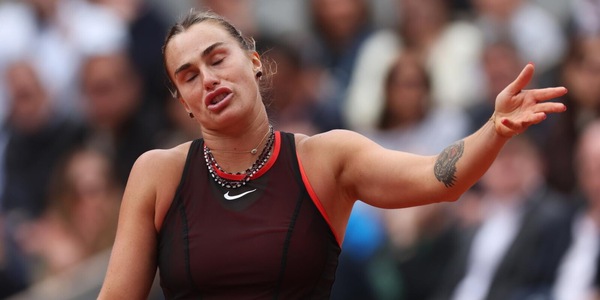 Disastro Sabalenka, rimontata da Shnaider quando era ad un passo dalla vittoria: è fuori dal Roland Garros