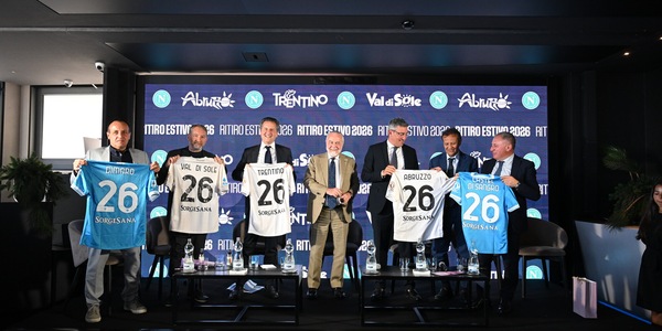 De Laurentiis: "L'allenatore adesso non c'è. De Bruyne e Lukaku? Se dovranno andare via, andranno via"