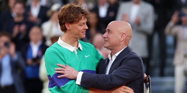 Agassi, rispetta Sinner e il suo team. O dimentichi quando allenavi Djokovic e andava ko?