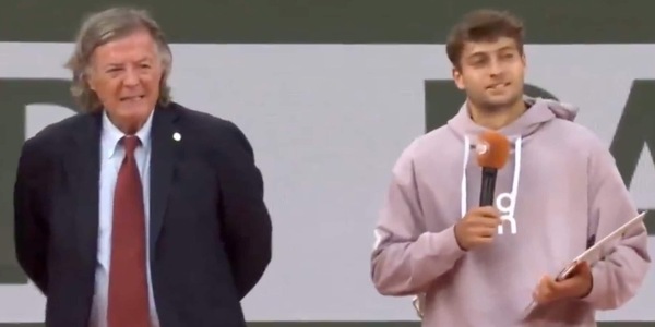 Cobolli e la battuta a Zverev: "Felice per te ma ti prego, la prossima volta..."