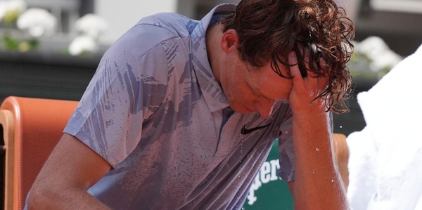 Sinner all'ospedale San Raffaele di Milano: accertamenti programmati dopo l'eliminazione al Roland Garros