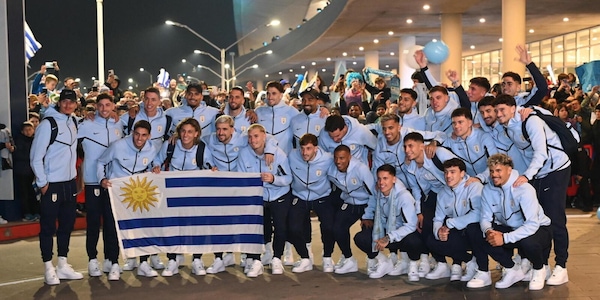 L'Uruguay di Bielsa e Olivera bloccato in Messico: a rischio l'esordio nel Mondiale. Cosa succede