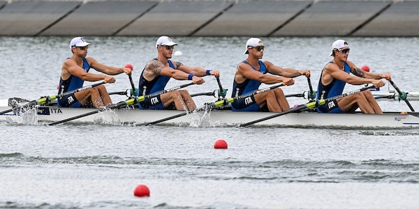 A Plovdiv scendono in acqua i canottieri azzurri
