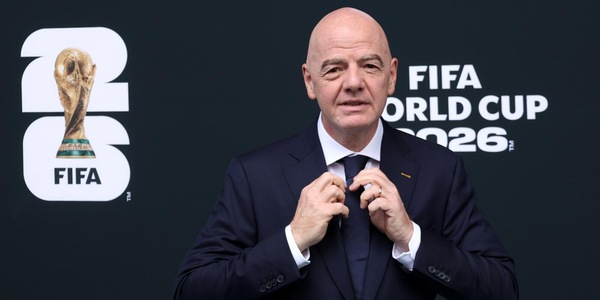 Infantino punzecchia l’Italia: “Mondiali a 64 o 208 squadre, così vediamo se si qualifica”