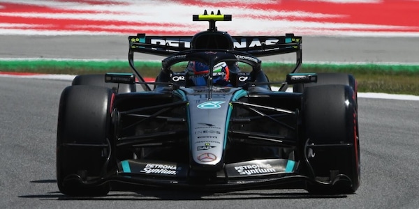 F1 diretta GP Barcellona: Russell in pole, Hamilton secondo davanti ad Antonelli