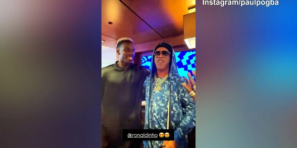 Pogba, che risate con Ronaldinho!