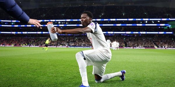 Juve, è arrivato Sarr: visite mediche al J Medical e firma VIDEO