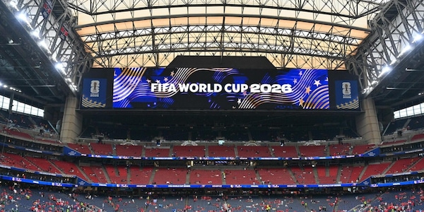 Olanda-Svezia nello stadio climatizzato ipertecnologico, con il tetto chiuso per l'umidità infernale a Houston