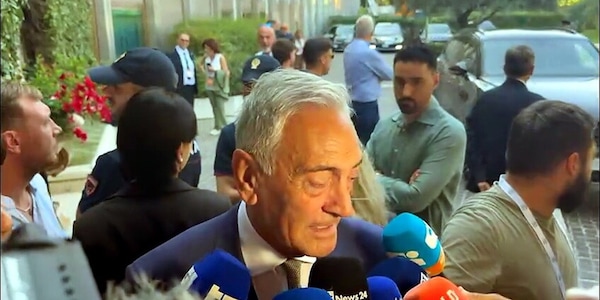 Gravina ai saluti: "Dovevo andarmene subito"