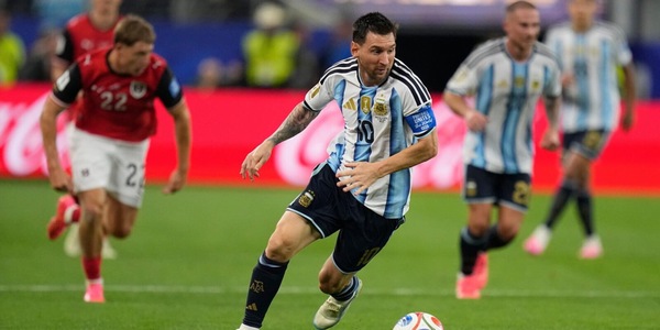 Messi da leggenda: una doppietta mondiale contro l'Austria manda i tifosi in estasi e l'Argentina ai sedicesimi