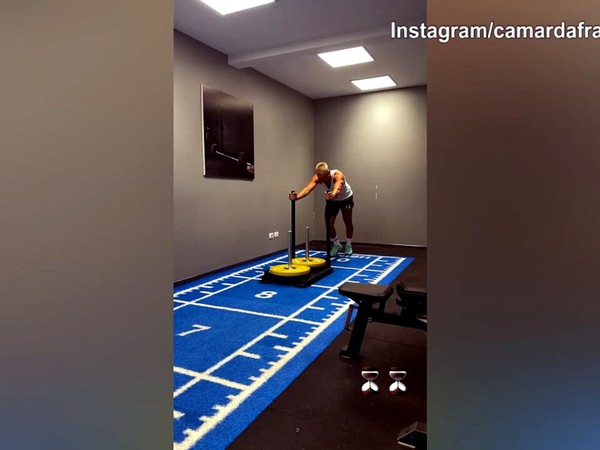 Camarda, duro allenamento in palestra