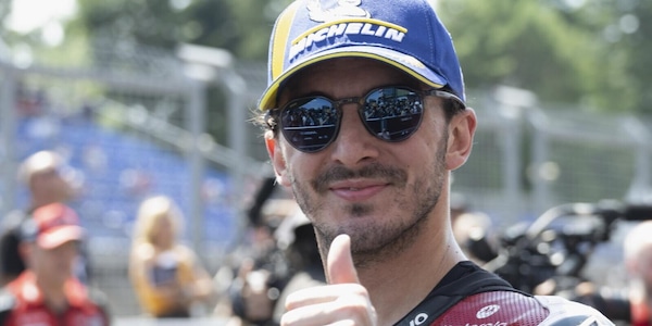 Bagnaia riparte dall'Aprilia: contratto fino al 2030, farà coppia con Bezzecchi