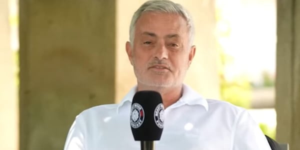 Mourinho: "Rigiocherei la finale Roma-Siviglia con un altro arbitro. Indimenticabile la vittoria della Conference"
