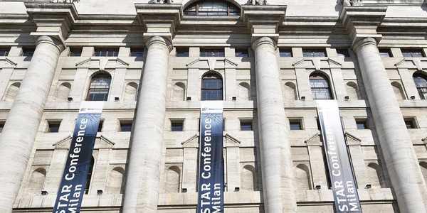Borsa: Milano apre in calo, -0,52%