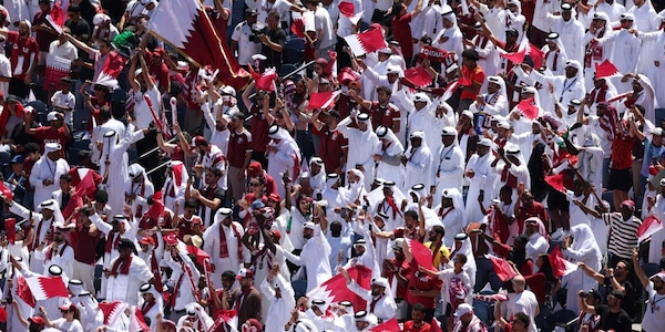 Mondiali, l'inchiesta shock: "Il Qatar ha pagato migliaia di tifosi per riempire gli spalti"