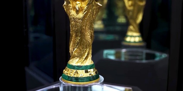 Tifosi pagati per riempire gli stadi del Qatar nel 2022