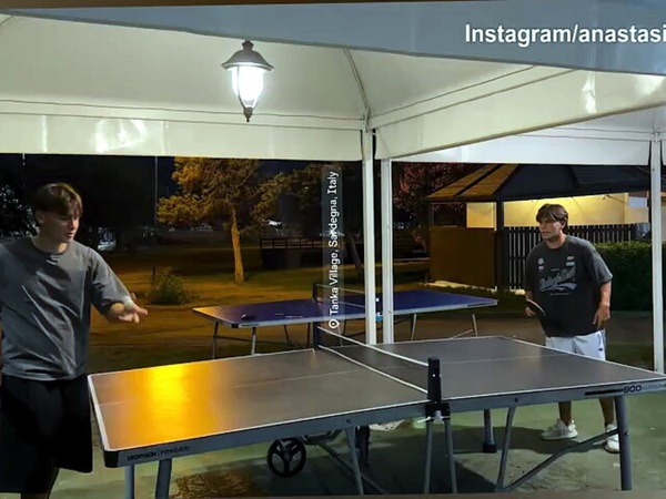 Pisilli, sfida a Ping Pong in vacanza