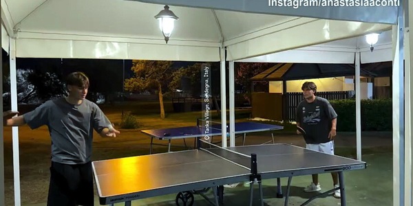 Pisilli, sfida a Ping Pong in vacanza