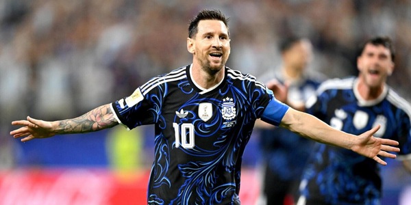 Messi scrive la storia, Lautaro Martinez segna su rigore: Argentina, tris alla Giordania