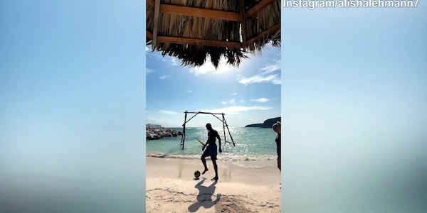 Alisha Lehmann e McKenzie, magie in spiaggia