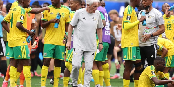 Mondiali: ct Sudafrica vago sul futuro 'non è saggio decidere da delusi'