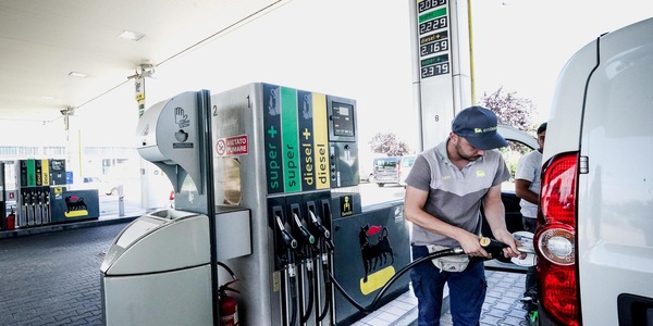 Mimit, prezzo medio self benzina a 1,807 euro al litro, gasolio a 1,888 euro