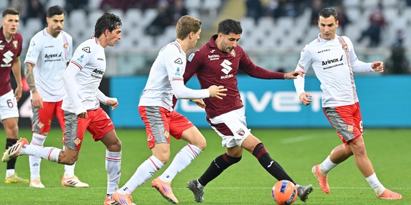 Calcio: Maripan lascia il Torino, 'vi meritate grandi cose'