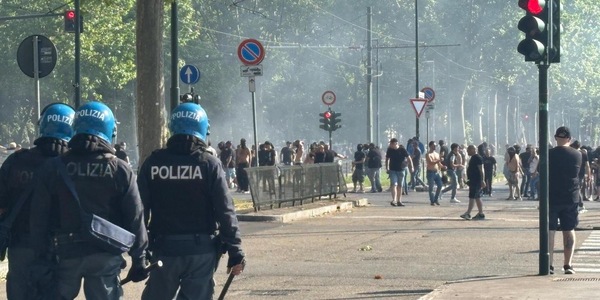 Tifoso ferito al derby, pm 'grave quadro indiziario per il poliziotto'