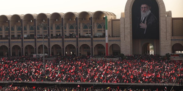 Teheran, al via il secondo giorno della cerimonia di commiato per Ali Khamenei