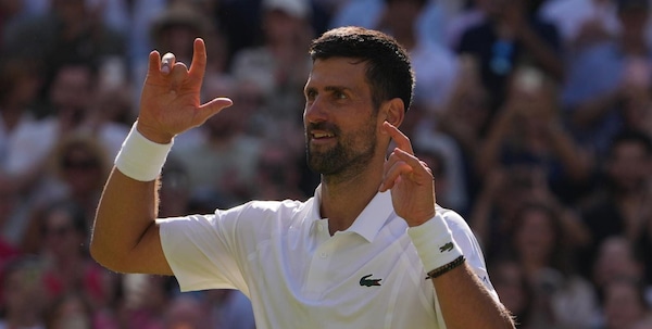 Djokovic esalta Wimbledon: batte Safiullin e stacca Federer