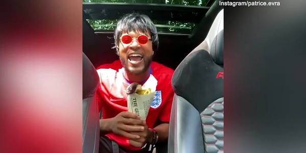 Evra applaude l'Inghilterra...a modo suo