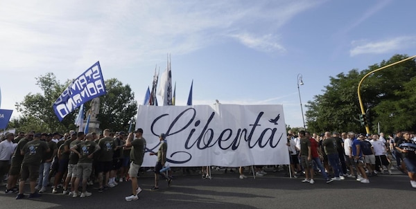 La Lazio apre la campagna abbonamenti, i commenti dei tifosi sono furiosi: "Libertà"