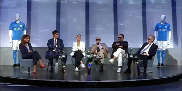 De Laurentiis: "Non dovremmo comprare nessuno, dovranno andare via molti"