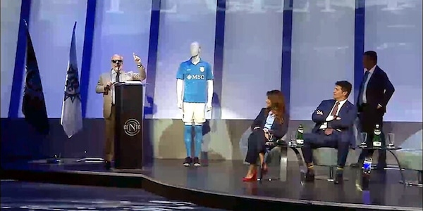 De Laurentiis: "Il Napoli non fattura come Milan, Inter e Juve"