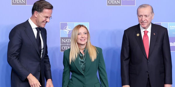 Meloni, 'se investiamo in difesa quei soldi devono restare in Italia'