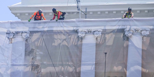 Al via i lavori anche sul lato nord della Casa Bianca, ripulite le colonne