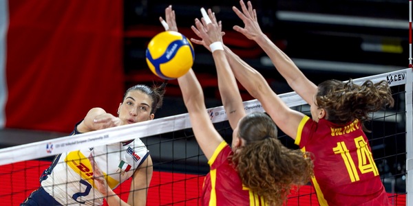 Europei U 22 Femminili: l'Italia travolge la Spagna e vola in finale