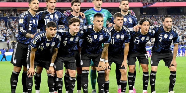 Mondiali: l'Argentina indosserà la maglia blu contro l'Inghilterra