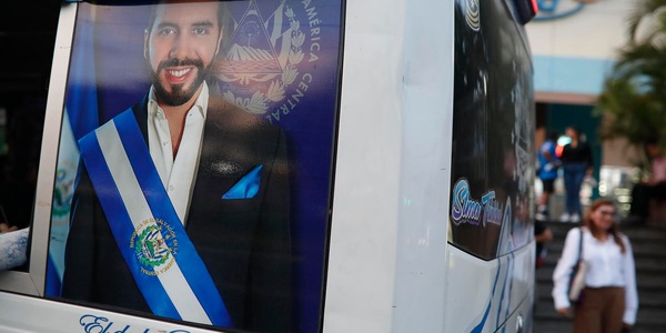 El Salvador, il presidente Bukele vince le primarie e correrà per un terzo mandato