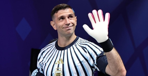 Dibu Martinez-Juve oltre le parole: l’Aston Villa frena, ma c’è ancora spazio